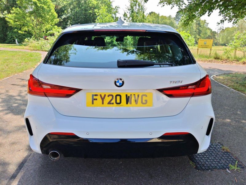 BMW 1 SERIES