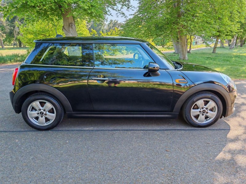 View MINI HATCH 1.5 Cooper Euro 6 (s/s) 3dr