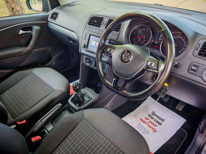 View VOLKSWAGEN POLO 1.2 TSI BlueMotion Tech SE Euro 6 (s/s) 5dr