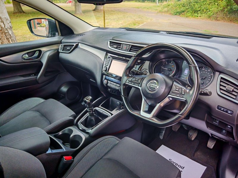 View NISSAN QASHQAI 1.5 dCi N-Connecta Euro 6 (s/s) 5dr
