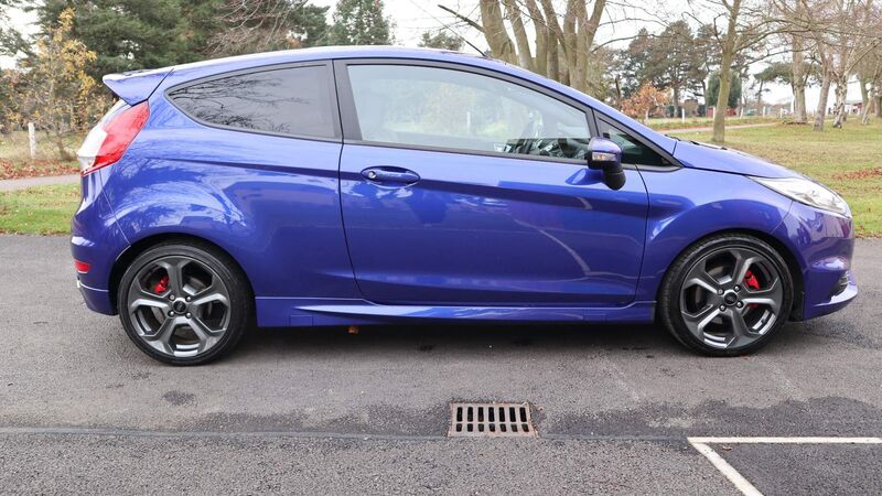 View FORD FIESTA 1.6T EcoBoost ST-3 3dr (EU6)