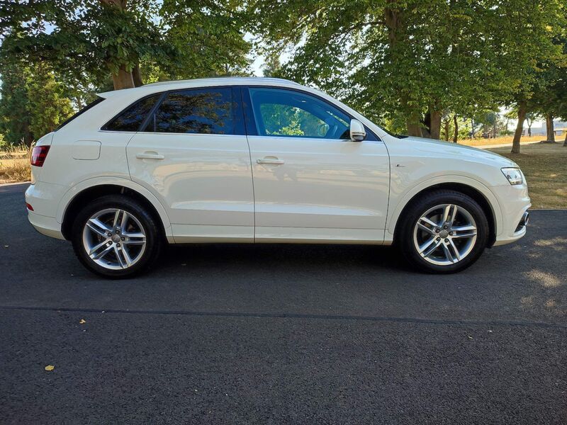 View AUDI Q3 2.0 TDI S line S Tronic quattro Euro 5 (s/s) 5dr