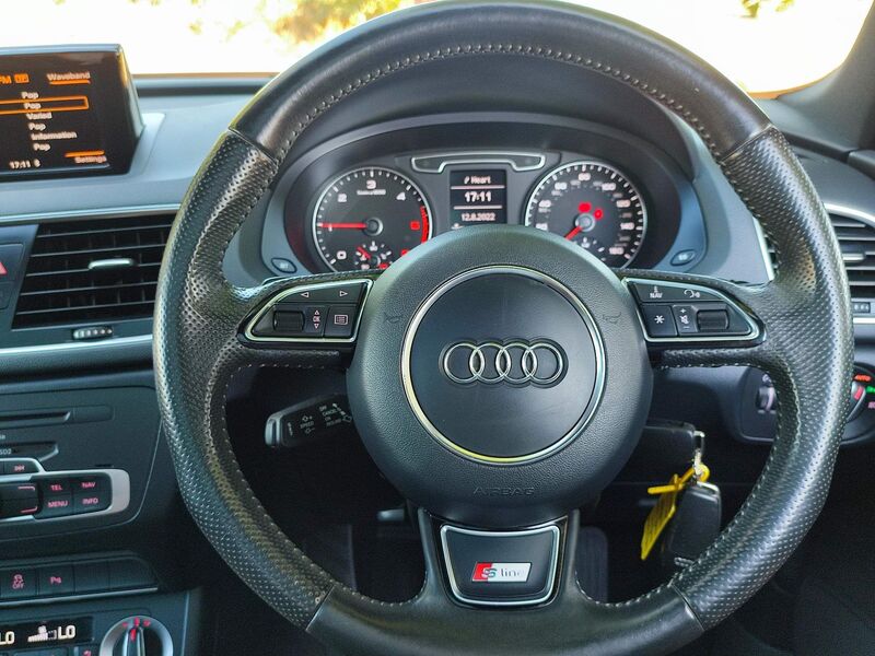 AUDI Q3