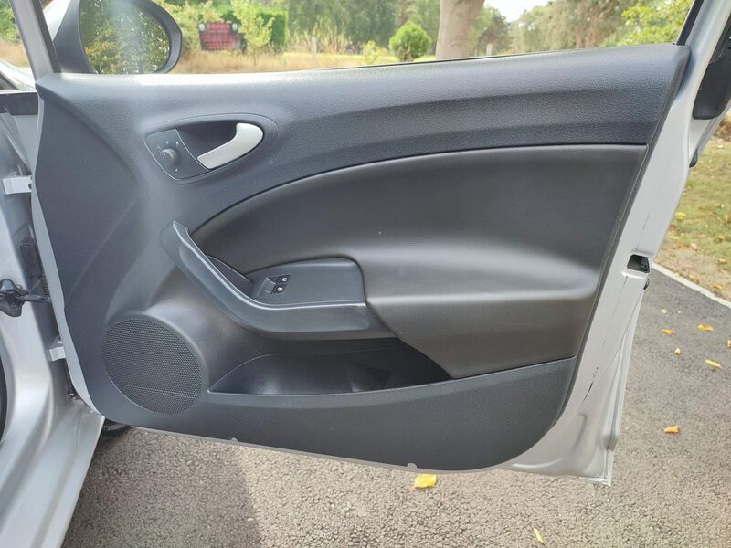 SEAT IBIZA