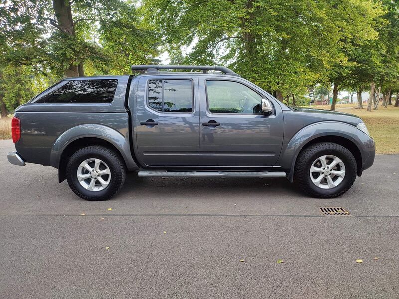 View NISSAN NAVARA 2.5 dCi Tekna Double Cab Pickup 4WD Euro 5 4dr