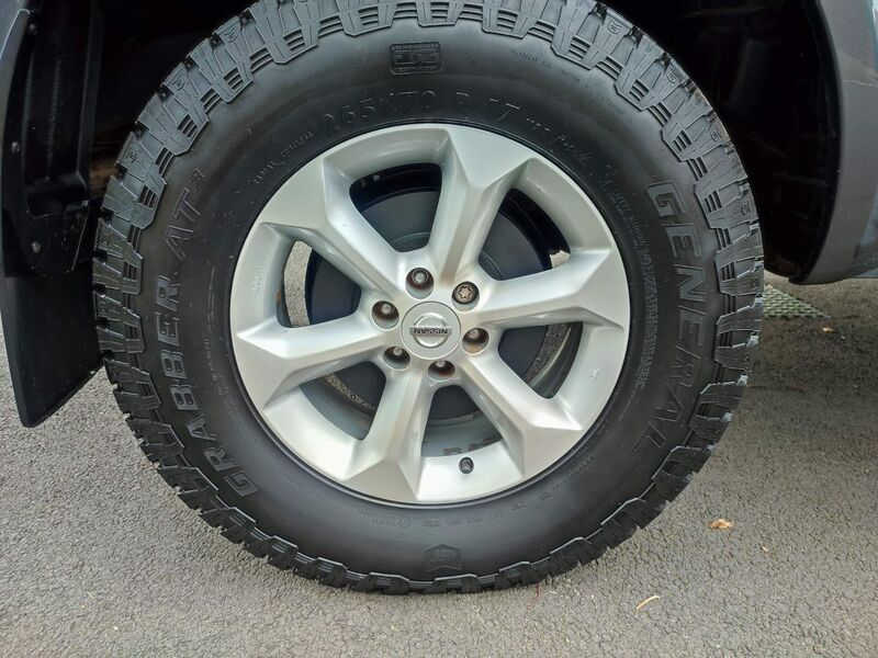 NISSAN NAVARA