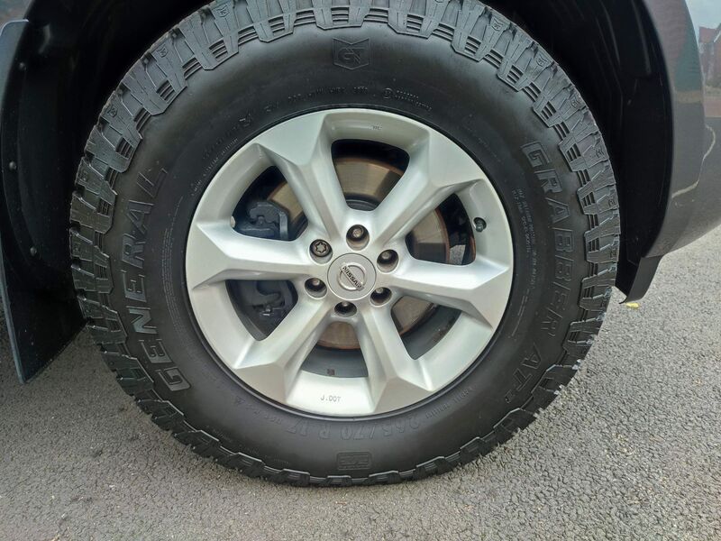 NISSAN NAVARA