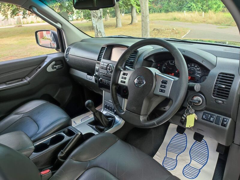 NISSAN NAVARA