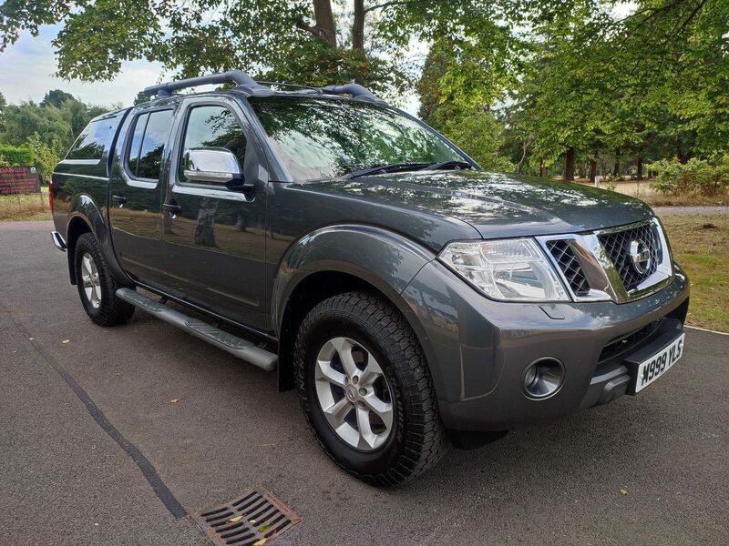 View NISSAN NAVARA 2.5 dCi Tekna Double Cab Pickup 4WD Euro 5 4dr