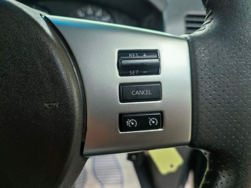 NISSAN NAVARA