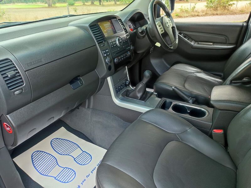 NISSAN NAVARA