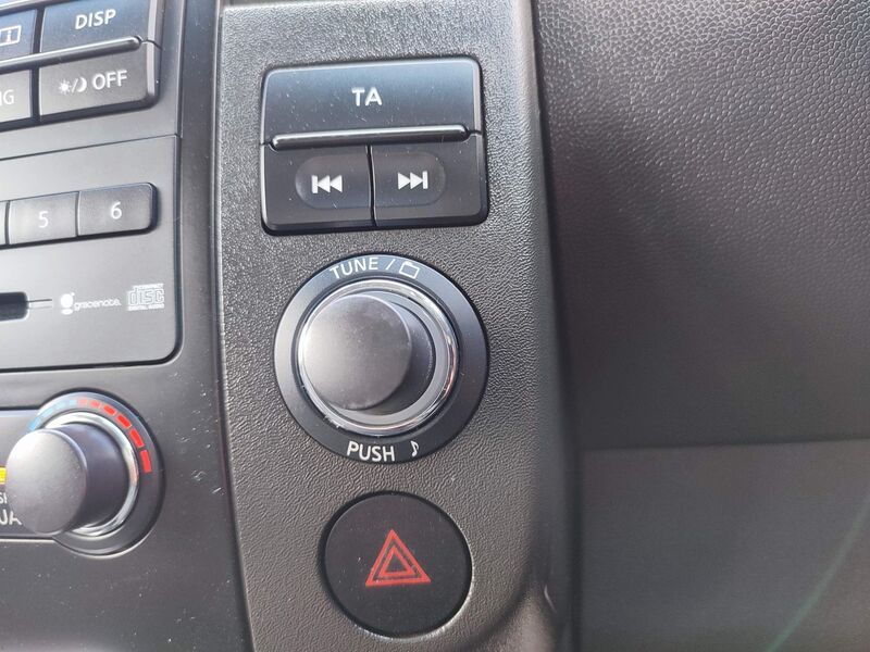 NISSAN NAVARA