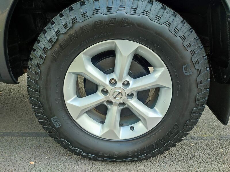 NISSAN NAVARA