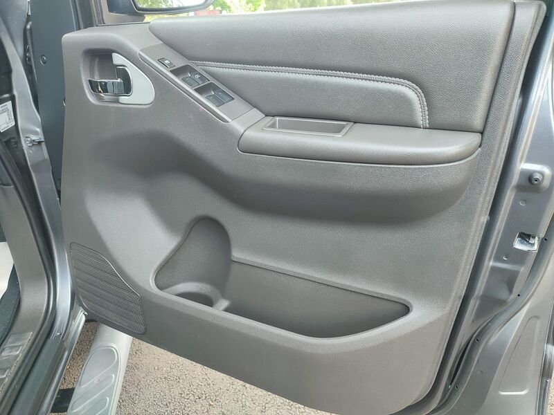 NISSAN NAVARA