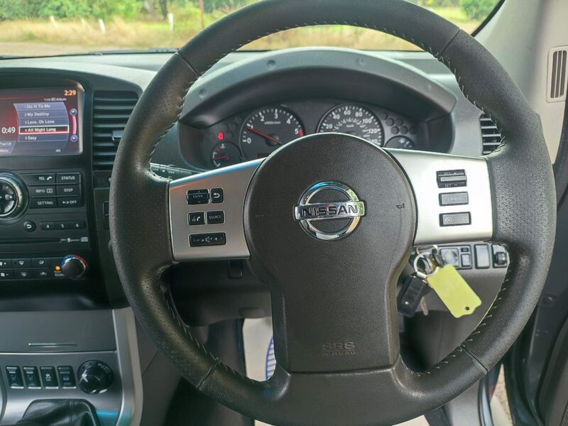 NISSAN NAVARA