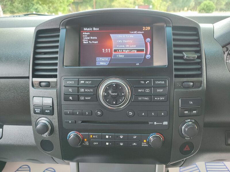 NISSAN NAVARA