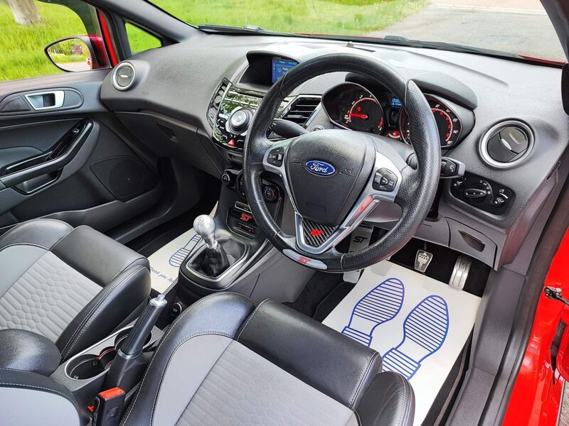 View FORD FIESTA 1.6T EcoBoost ST-3 Euro 6 3dr