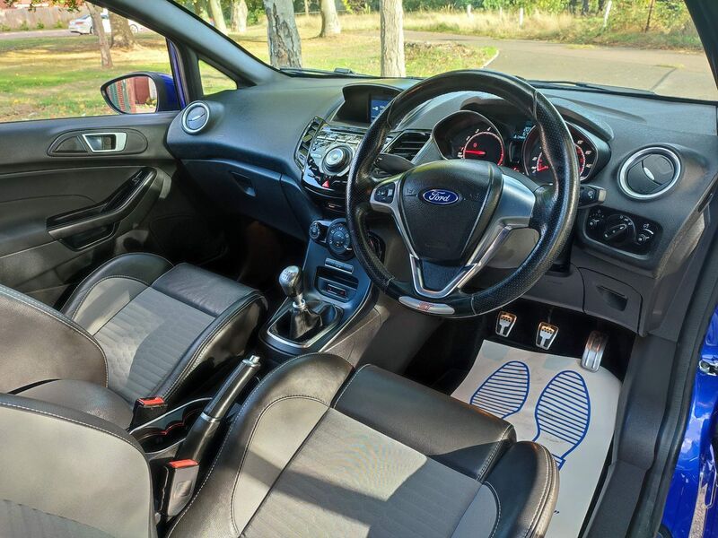 FORD FIESTA