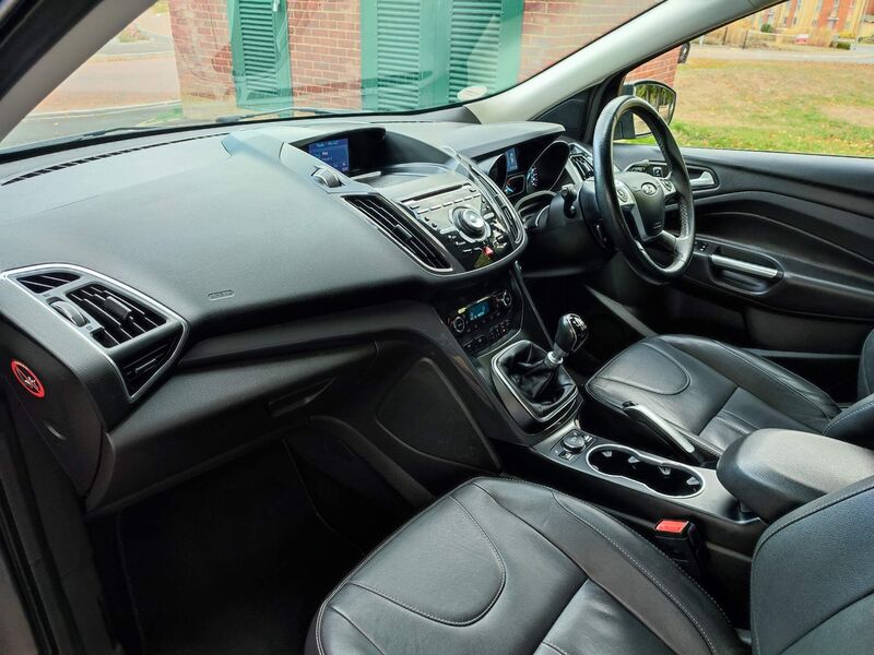FORD KUGA