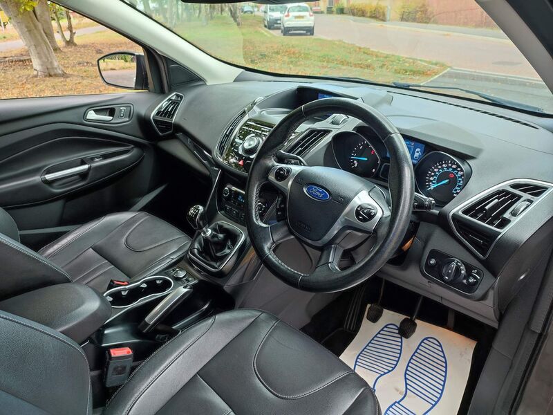 FORD KUGA