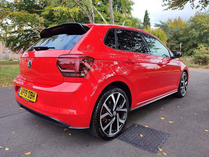 VOLKSWAGEN POLO