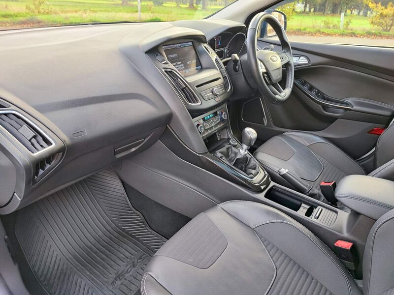 FORD FOCUS