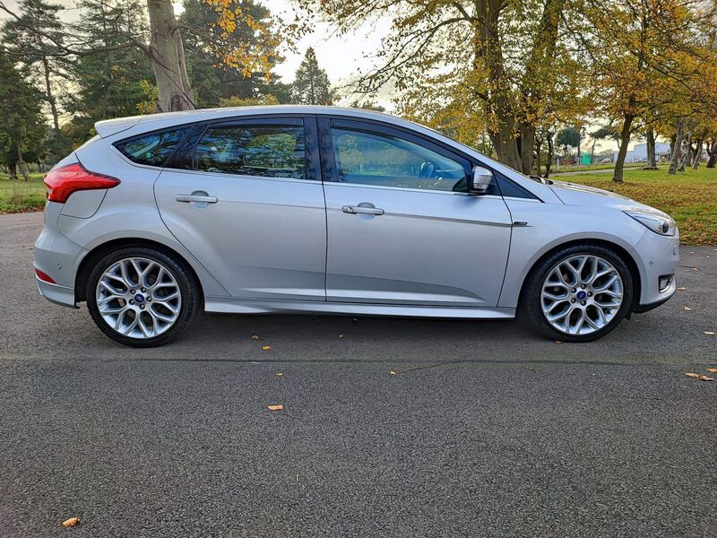 View FORD FOCUS 1.0T EcoBoost Titanium X Euro 6 (s/s) 5dr