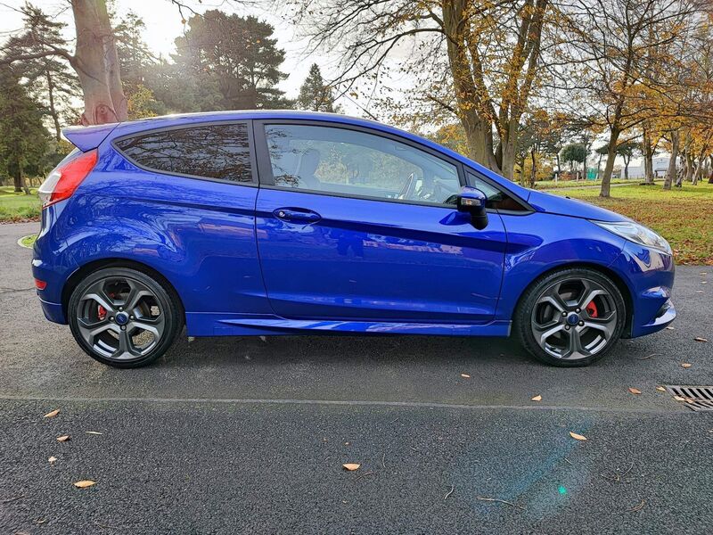 View FORD FIESTA 1.6T EcoBoost ST-3 Euro 6 3dr