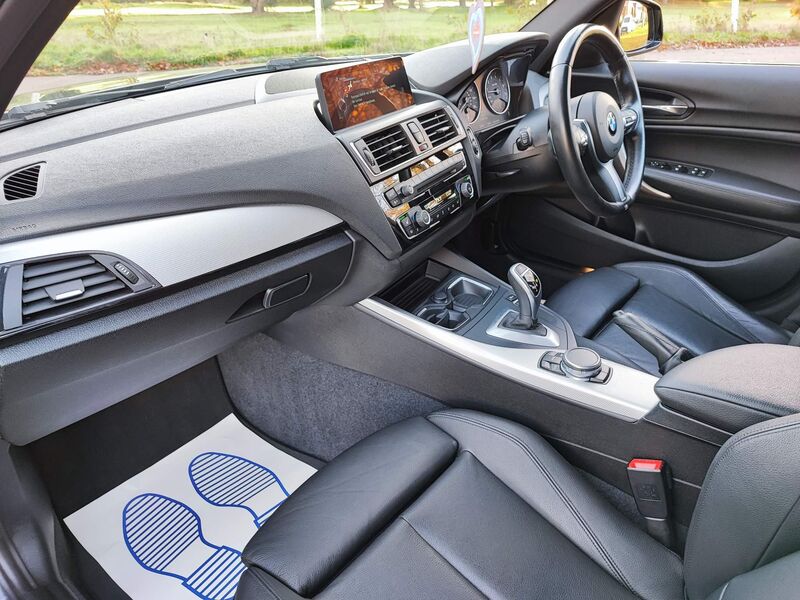 BMW 1 SERIES