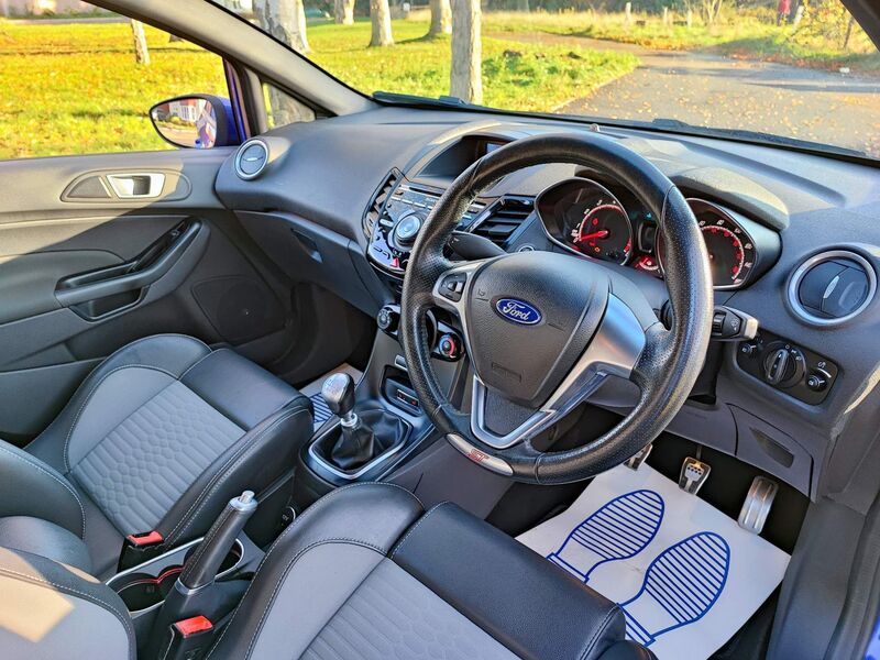 View FORD FIESTA 1.6T EcoBoost ST-2 Euro 6 5dr