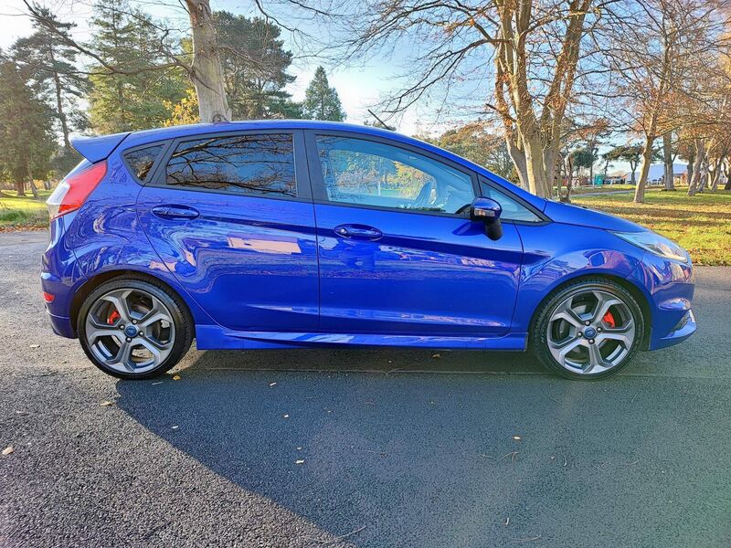 View FORD FIESTA 1.6T EcoBoost ST-2 Euro 6 5dr