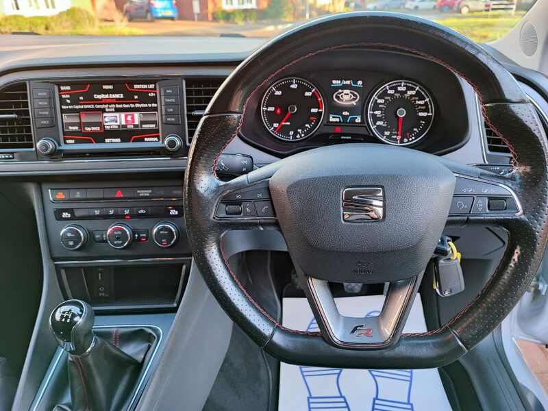 SEAT LEON