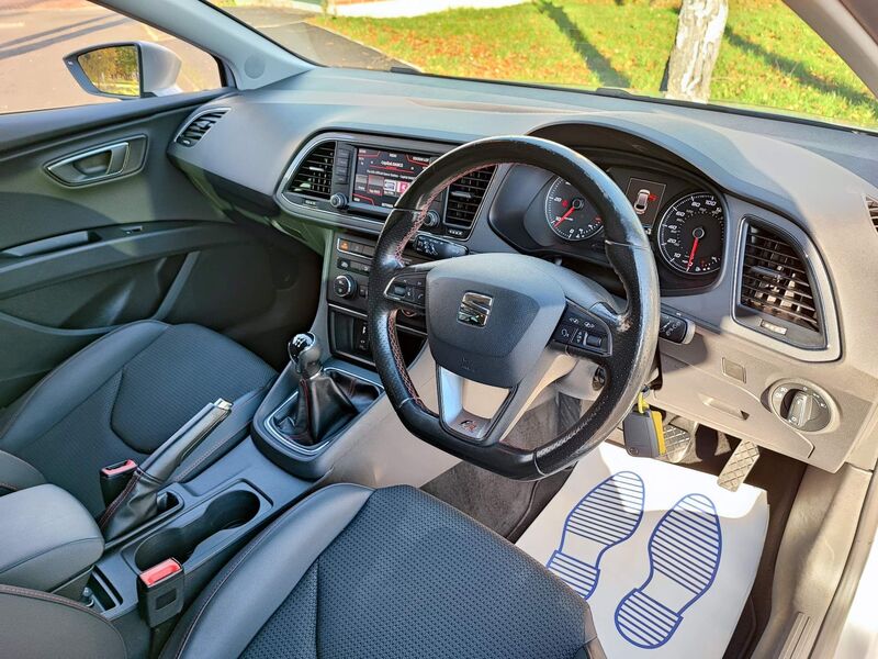 SEAT LEON