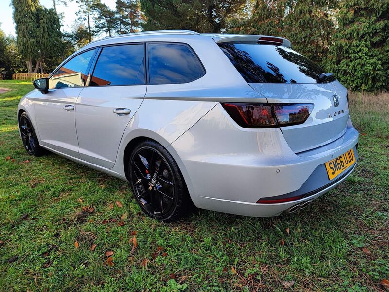 SEAT LEON