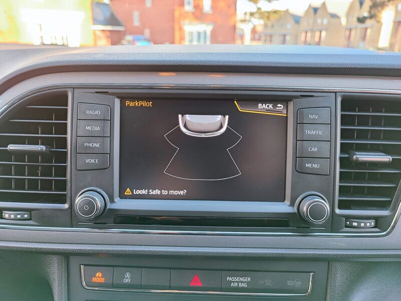 SEAT LEON