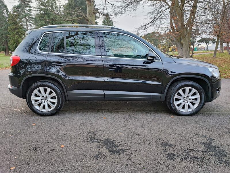 View VOLKSWAGEN TIGUAN 2.0 TDI BlueMotion Tech Match 2WD Euro 5 (s/s) 5dr