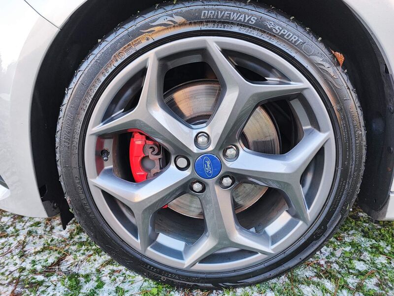 FORD FOCUS