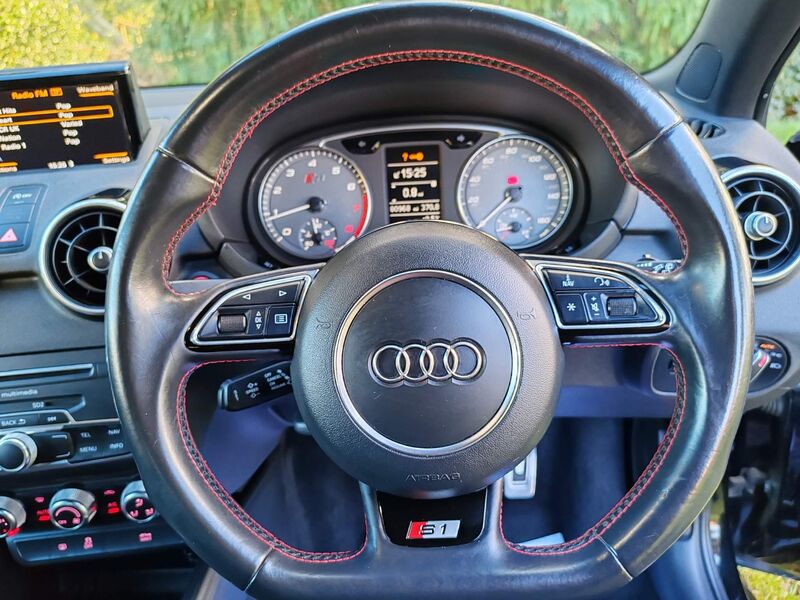AUDI S1