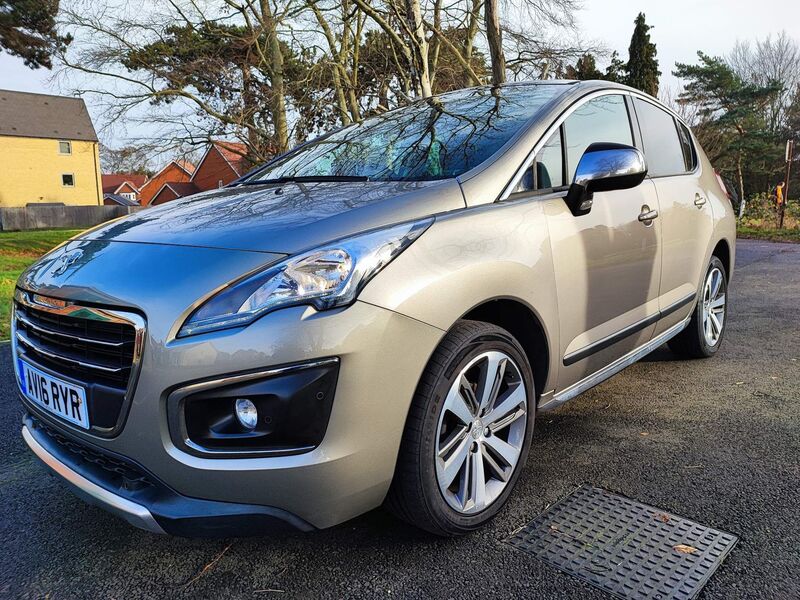 PEUGEOT 3008