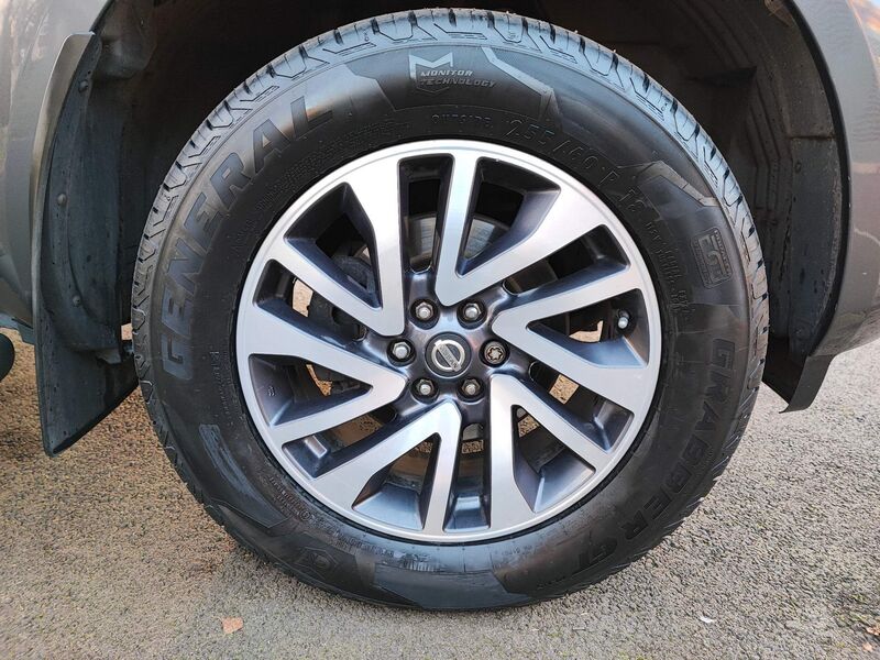 NISSAN NAVARA
