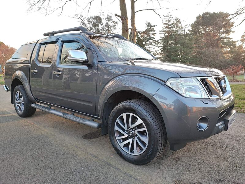 View NISSAN NAVARA 2.5 dCi Tekna Double Cab Pickup 4WD Euro 5 4dr