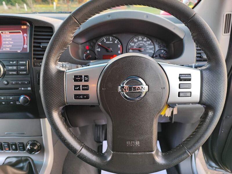 NISSAN NAVARA