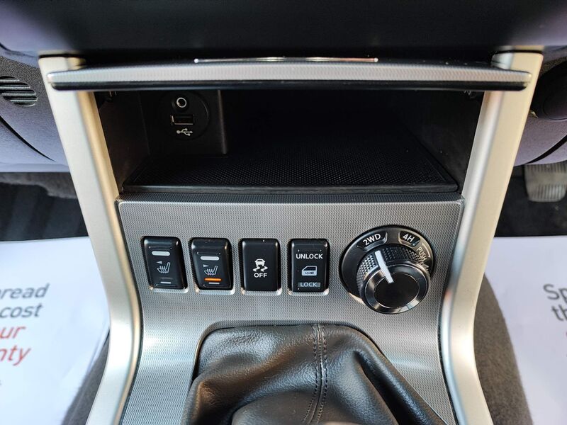 NISSAN NAVARA