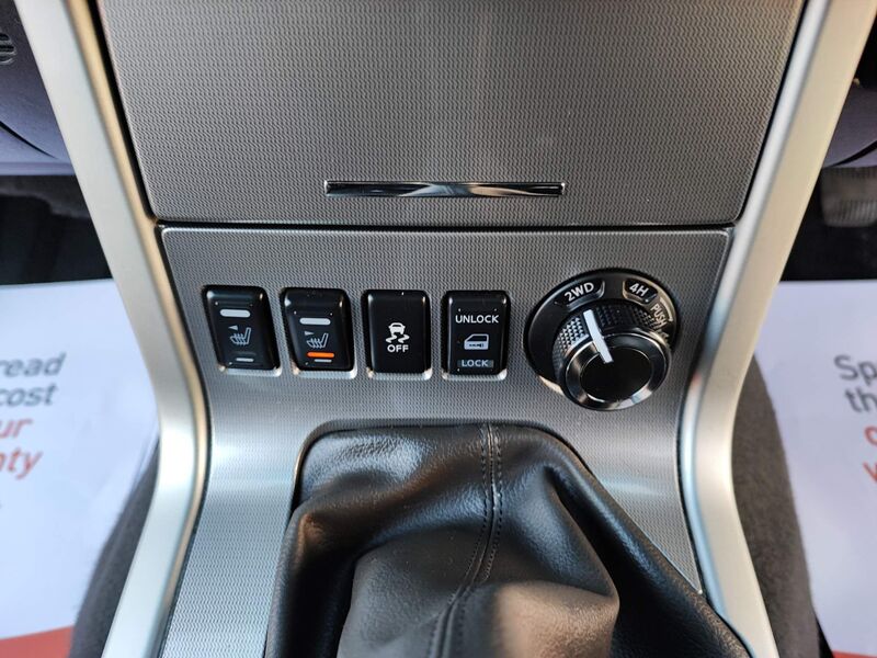 NISSAN NAVARA