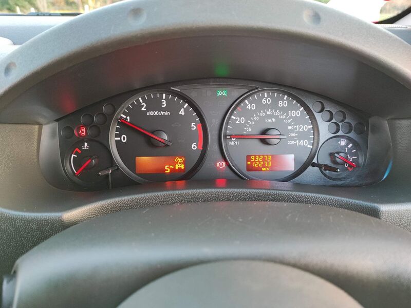 NISSAN NAVARA