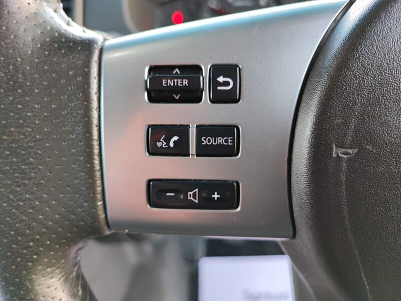 NISSAN NAVARA
