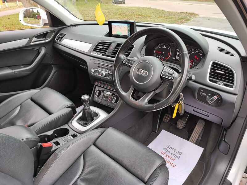 AUDI Q3