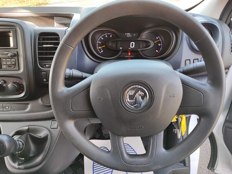 VAUXHALL VIVARO