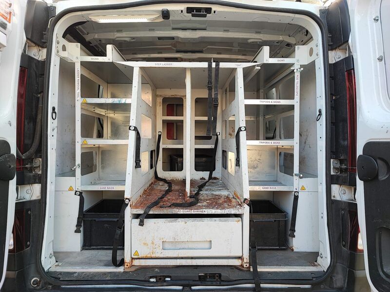 VAUXHALL VIVARO
