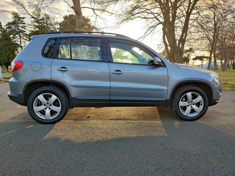 View VOLKSWAGEN TIGUAN 2.0 TDI Escape 4WD Euro 4 5dr